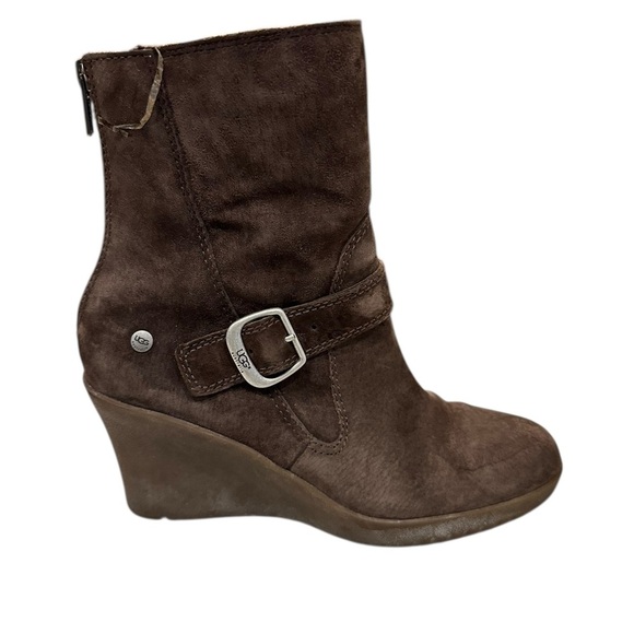 Women’s UGG Brown Suede Giselle Wedge Boots Booties Size 8 - Picture 2 of 7